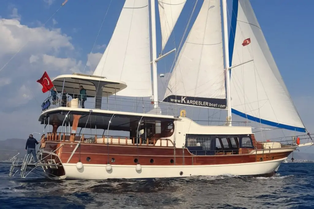 Un paradis albastru în Fethiye: Sailboat 12 Islands Daily Boat Tour