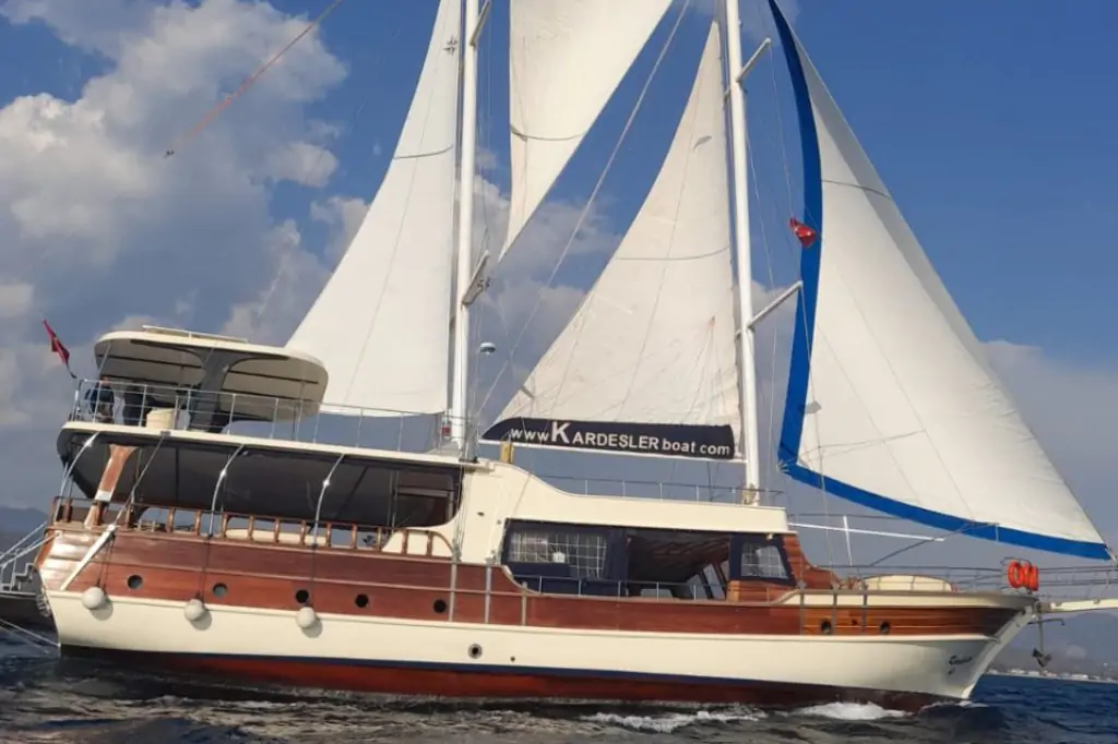 Un paradis albastru în Fethiye: Sailboat 12 Islands Daily Boat Tour