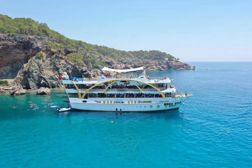 The Ultimate Antalya Boat Tour: Discover the Beauty of the Mediterranean with Megastar