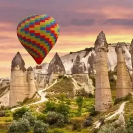 A Fairytale in the Skies: Flight-Inclusive Cappadocia Tour from Antalya with Accommodation