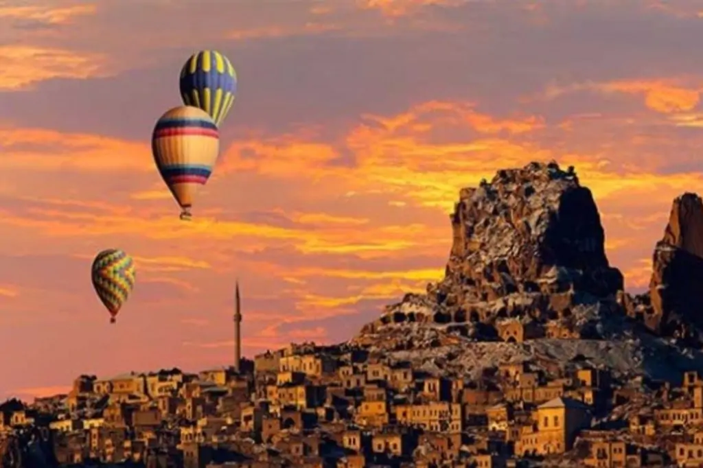 A Fairytale in the Skies: Flight-Inclusive Cappadocia Tour from Antalya with Accommodation