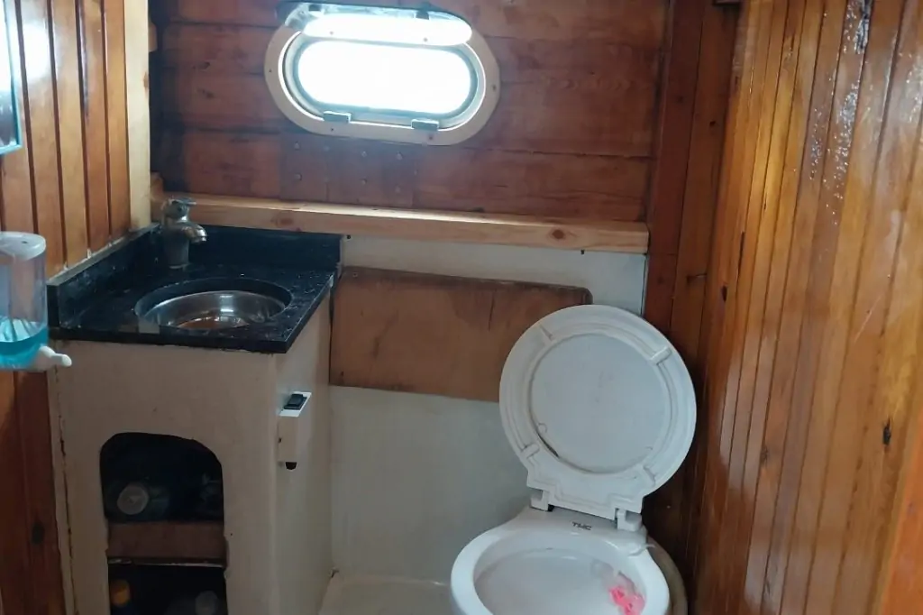 An Early Morning Adventure on the Sea: Fishing Tour with 07 ATA