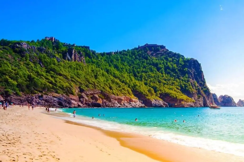 Sunset in Alanya: Cable Car-Free City Tour and Beach BBQ Party