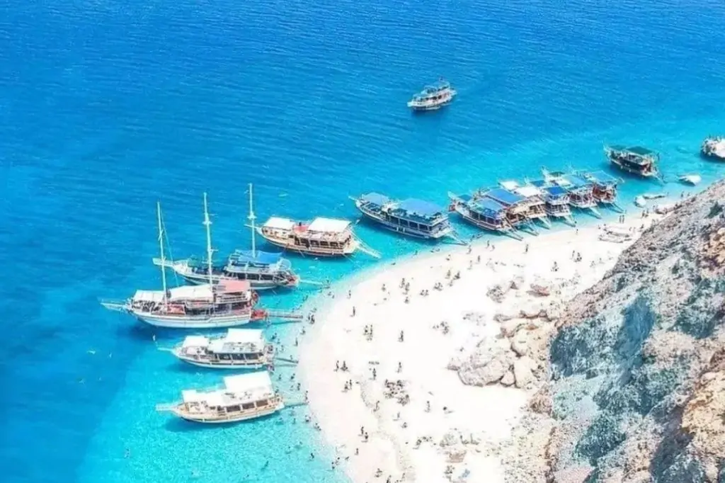 A Journey to Paradise from Side and Manavgat: Discover the Hidden Beauty of the Mediterranean with the Suluada Boat Tour