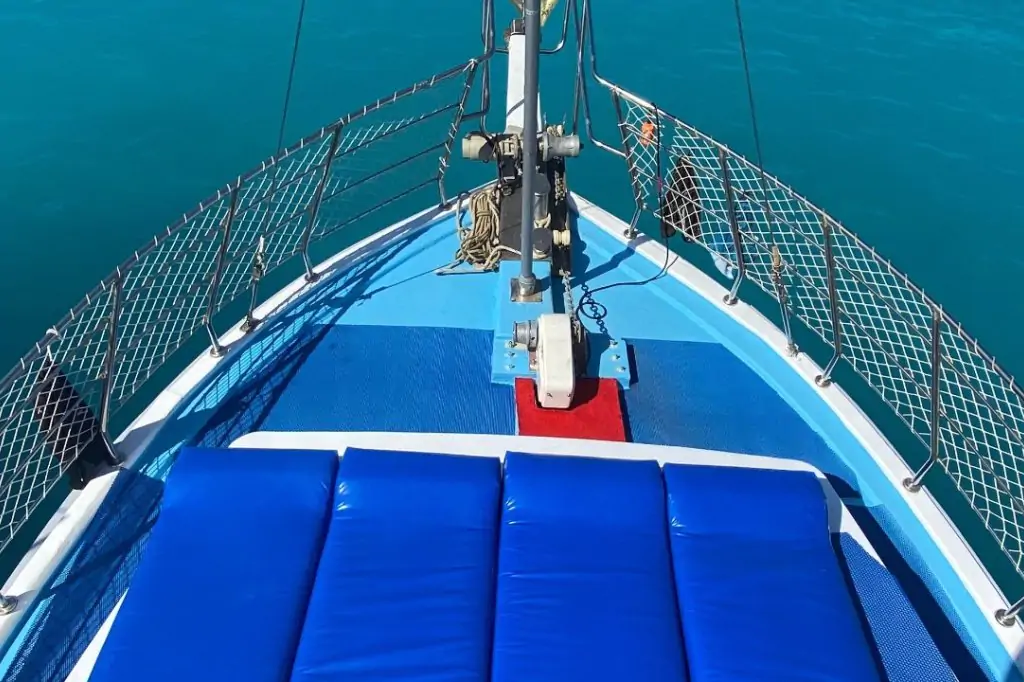 A Journey to the Hidden Paradises of the Aegean: An Unforgettable Boat Tour Experience