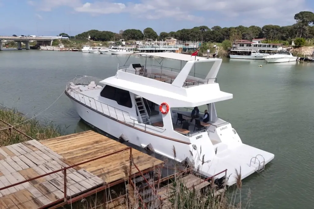 Discover Antalya’s Luxury on Water: ALDEMİR 07 VIP YACHT TOUR at Kundu Aksu River
