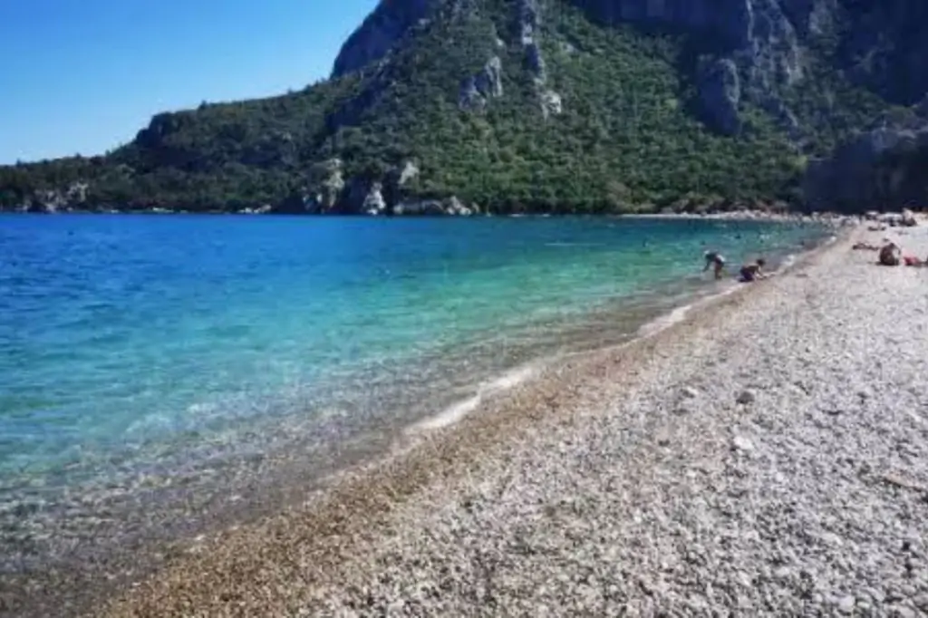 Discover Antalya’s Luxury on Water: ALDEMİR 07 VIP YACHT TOUR at Kundu Aksu River