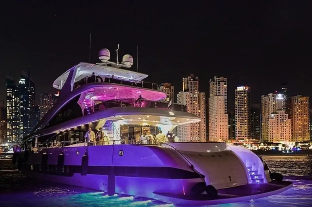 A Day at the Peak of Luxury: Legendary Superyacht Experience in Dubai