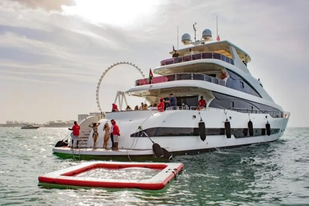 A Day at the Peak of Luxury: Legendary Superyacht Experience in Dubai