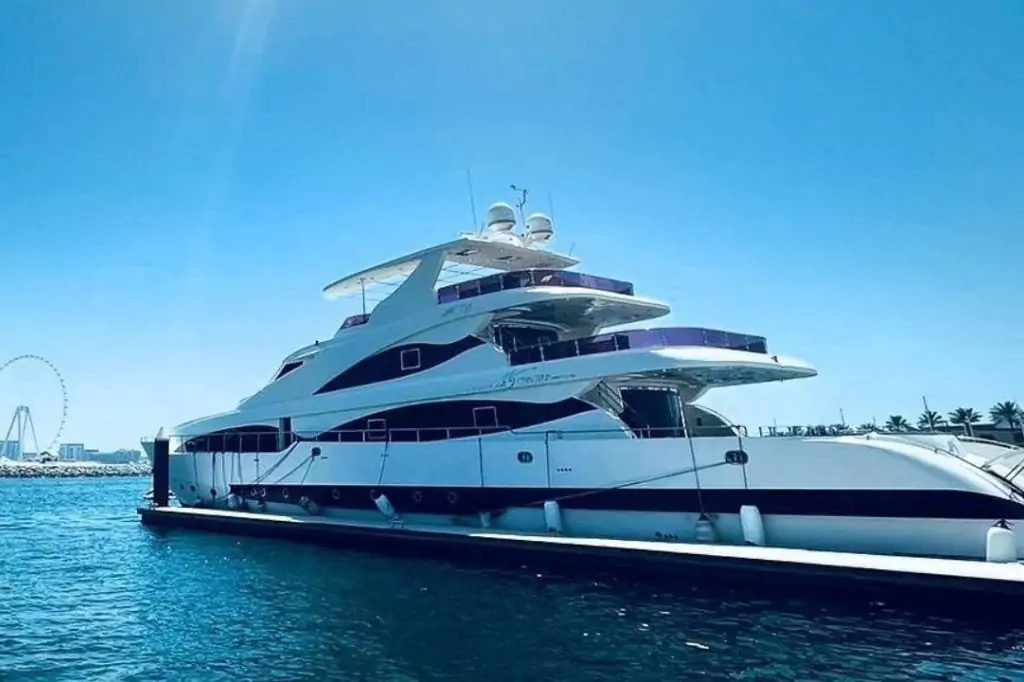 A Day at the Peak of Luxury: Legendary Superyacht Experience in Dubai