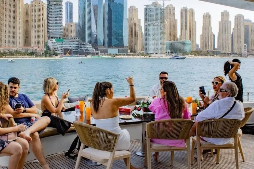 A Day at the Peak of Luxury: Legendary Superyacht Experience in Dubai