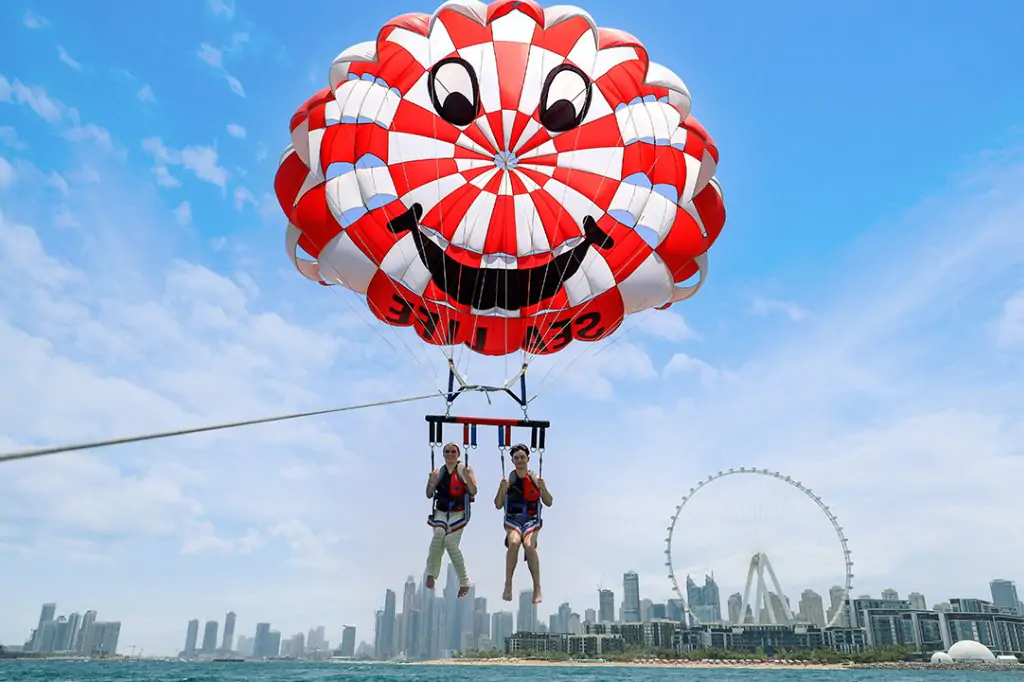 Dubai: Palm View and JBR View Parasailing Experience