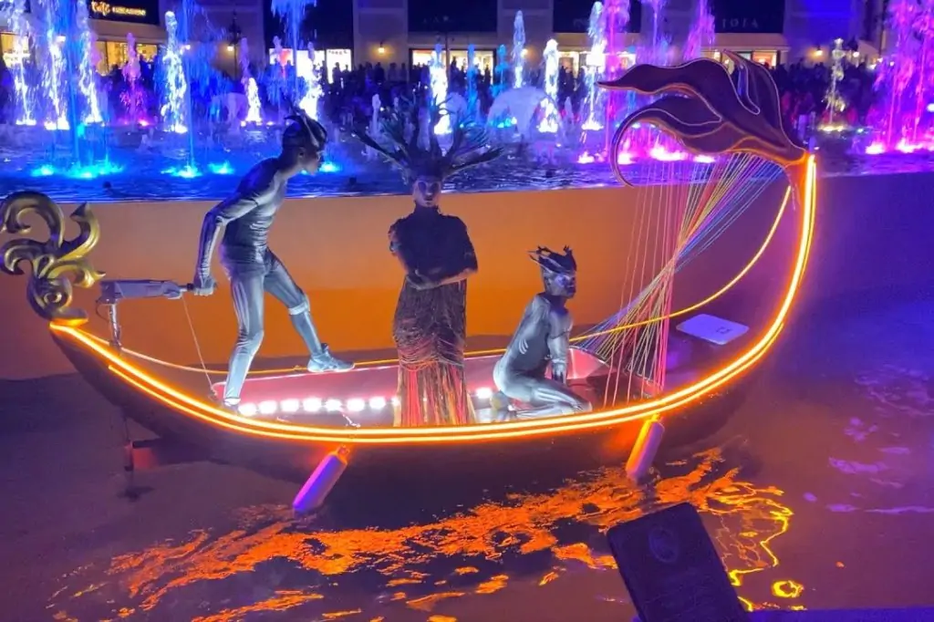 Spectacol de noapte în parcul The Land of Legends din Antalya/Belek